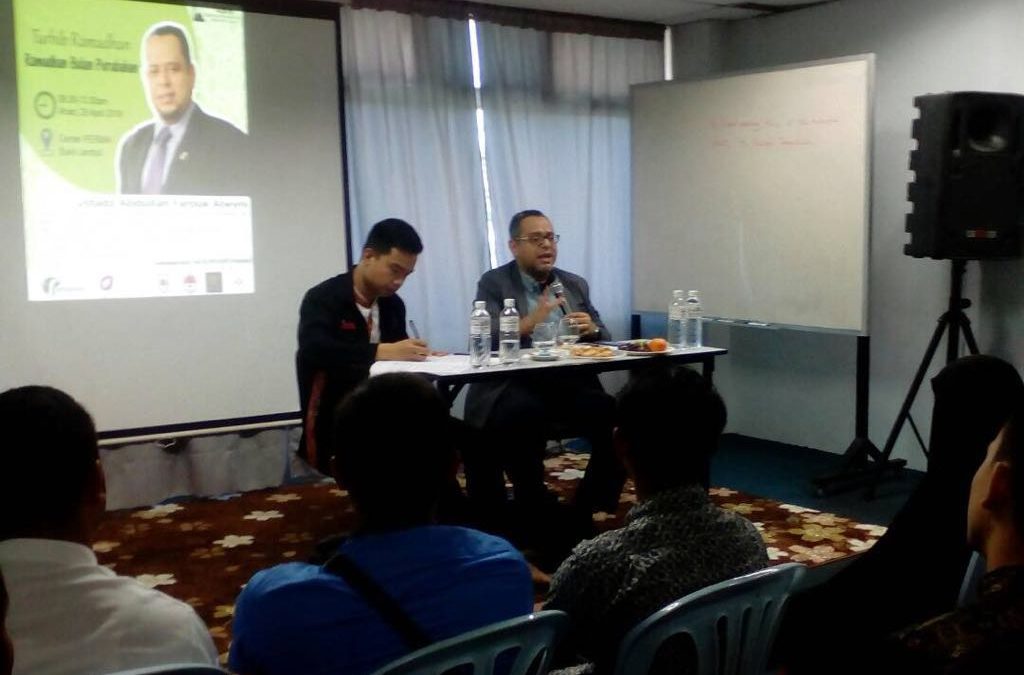 Menyampaikan Ceramah Bagi Perhimpunan Masyarakat Indonesia Utara Malaysia